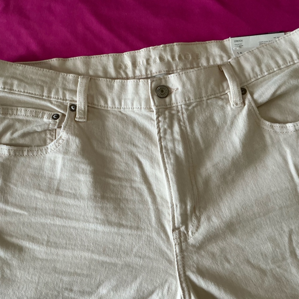 American Eagle Outfitters NWT
Ecru (tan) size 14 Short~stovepipe
